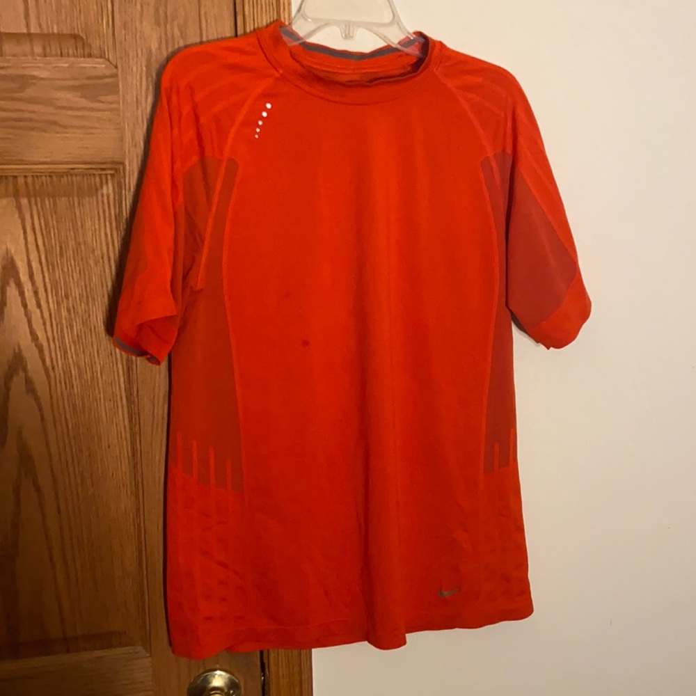 Men’s Nike Dri-fit workout shirt